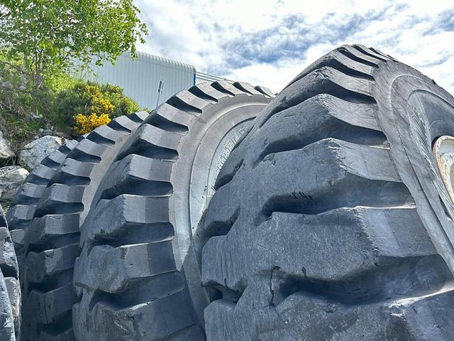 Bridgestone 30.00R51 - الإطارات والجنوط: صور 5 Bridgestone 30.00R51 - الإطارات والجنوط: صور 5