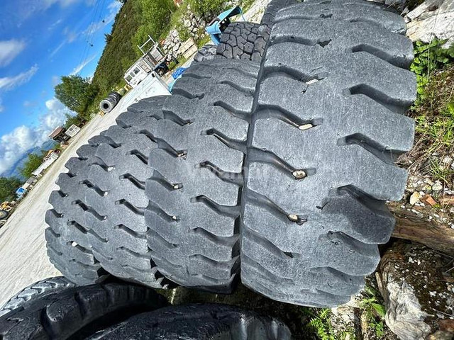 Bridgestone 30.00R51 - الإطارات والجنوط: صور 1 Bridgestone 30.00R51 - الإطارات والجنوط: صور 1