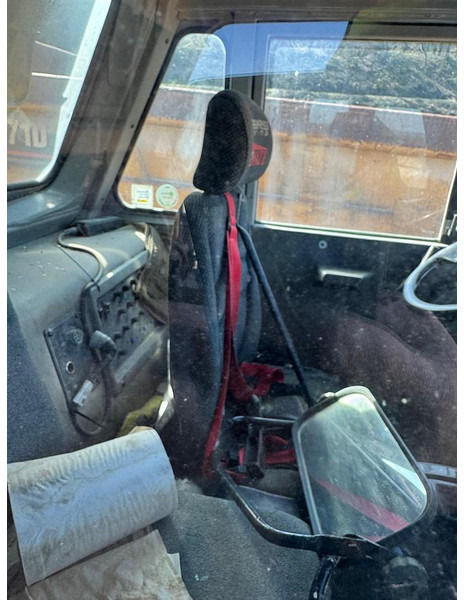 Caterpillar 769D - الكابينة والداخلية - قطع الغيار: صور 1 Caterpillar 769D - الكابينة والداخلية - قطع الغيار: صور 1