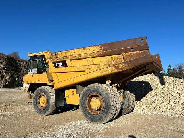 Caterpillar 771D - شاحنة قلابة للمحاجر: صور 5 Caterpillar 771D - شاحنة قلابة للمحاجر: صور 5