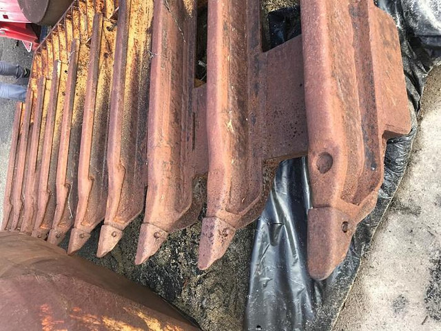 Fleco Lame à barreaux FLECO D8 D6 largeur 320 - - بلدوزر: صور 2 Fleco Lame à barreaux FLECO D8 D6 largeur 320 - - بلدوزر: صور 2