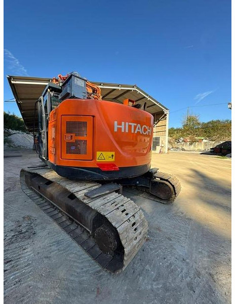 Hitachi ZX225USLC-6 - حفارات زحافة: صور 1 Hitachi ZX225USLC-6 - حفارات زحافة: صور 1