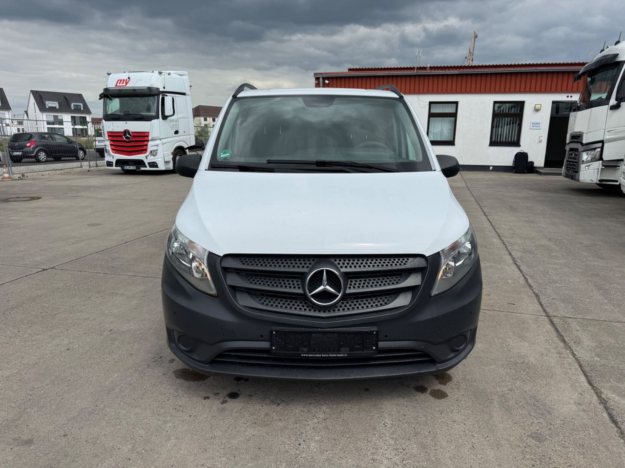Mercedes-Benz VITO 111 CDI * LANG * KLIMA * SCHIEBETÜR R & L * - ميكروباص: صور 2 Mercedes-Benz VITO 111 CDI * LANG * KLIMA * SCHIEBETÜR R & L * - ميكروباص: صور 2