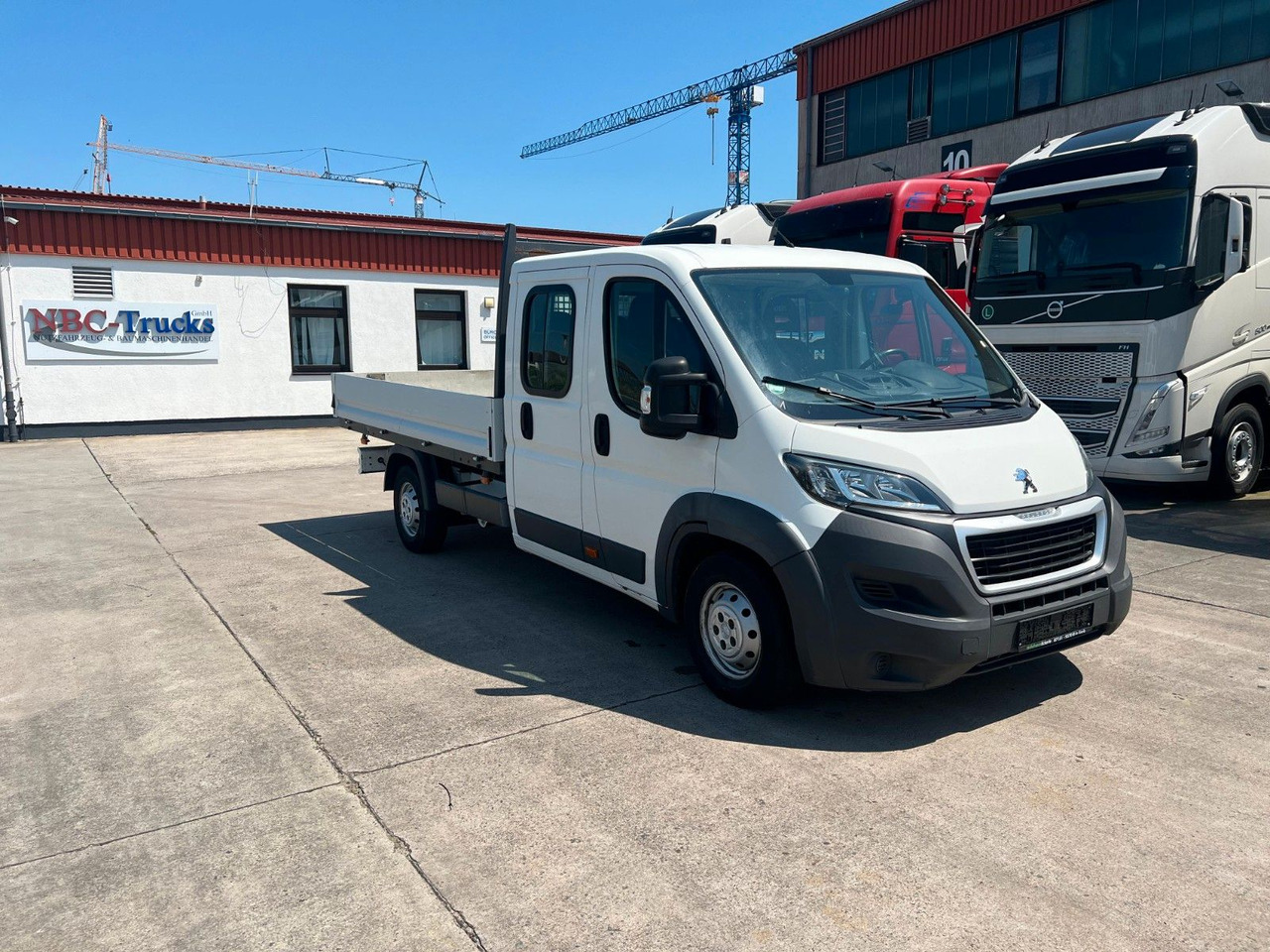 Peugeot Boxer * EURO 6 * 7 SITZER * 4 TÜRER * SCHALTGETR - الشاحنات الصغيرة المسطحة, الشاحنات الصغيرة كابينة مزدوجة: صور 3 Peugeot Boxer * EURO 6 * 7 SITZER * 4 TÜRER * SCHALTGETR - الشاحنات الصغيرة المسطحة, الشاحنات الصغيرة كابينة مزدوجة: صور 3