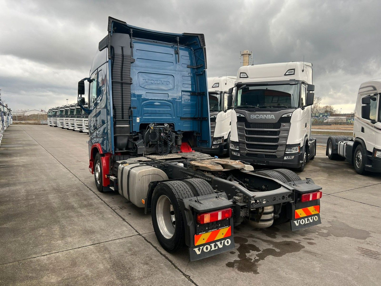Volvo FH 460 * ACC * ALCOA *LEDER* RETAR * 1 HAND * - شاحنة جرار: صور 4 Volvo FH 460 * ACC * ALCOA *LEDER* RETAR * 1 HAND * - شاحنة جرار: صور 4