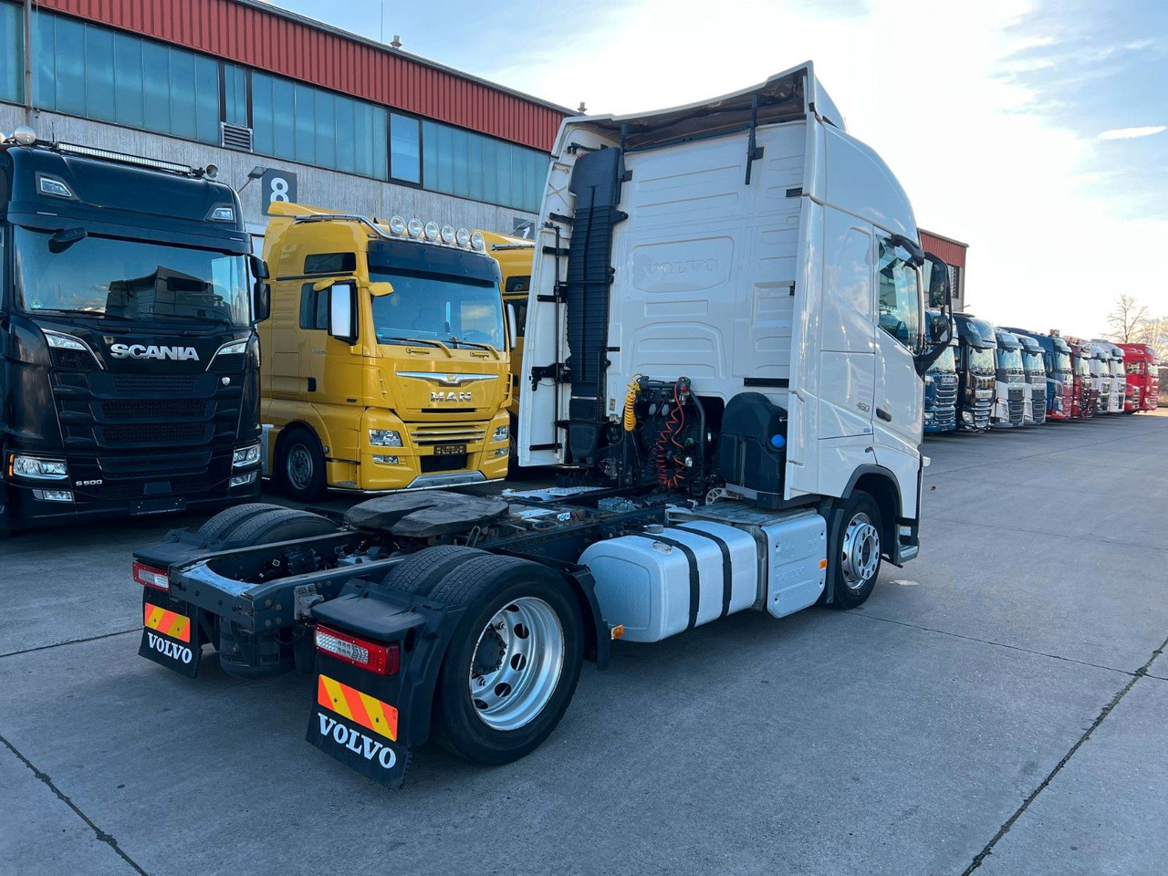 Volvo FH 460 * LOWLINER * RETARDER * VOLLLUFTFEDERUNG - شاحنة جرار: صور 5 Volvo FH 460 * LOWLINER * RETARDER * VOLLLUFTFEDERUNG - شاحنة جرار: صور 5