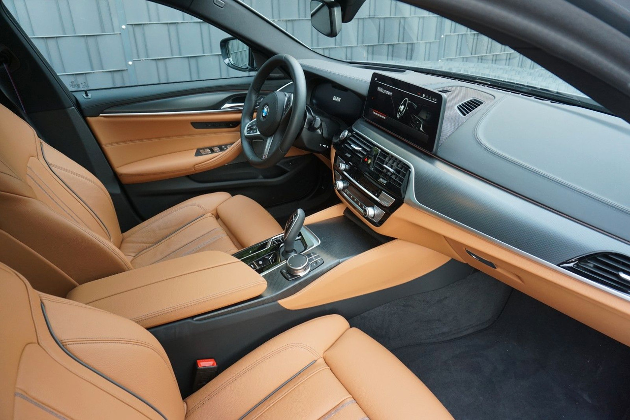 BMW 530 xDrive Touríng - سيارة ستيشن: صور 4 BMW 530 xDrive Touríng - سيارة ستيشن: صور 4