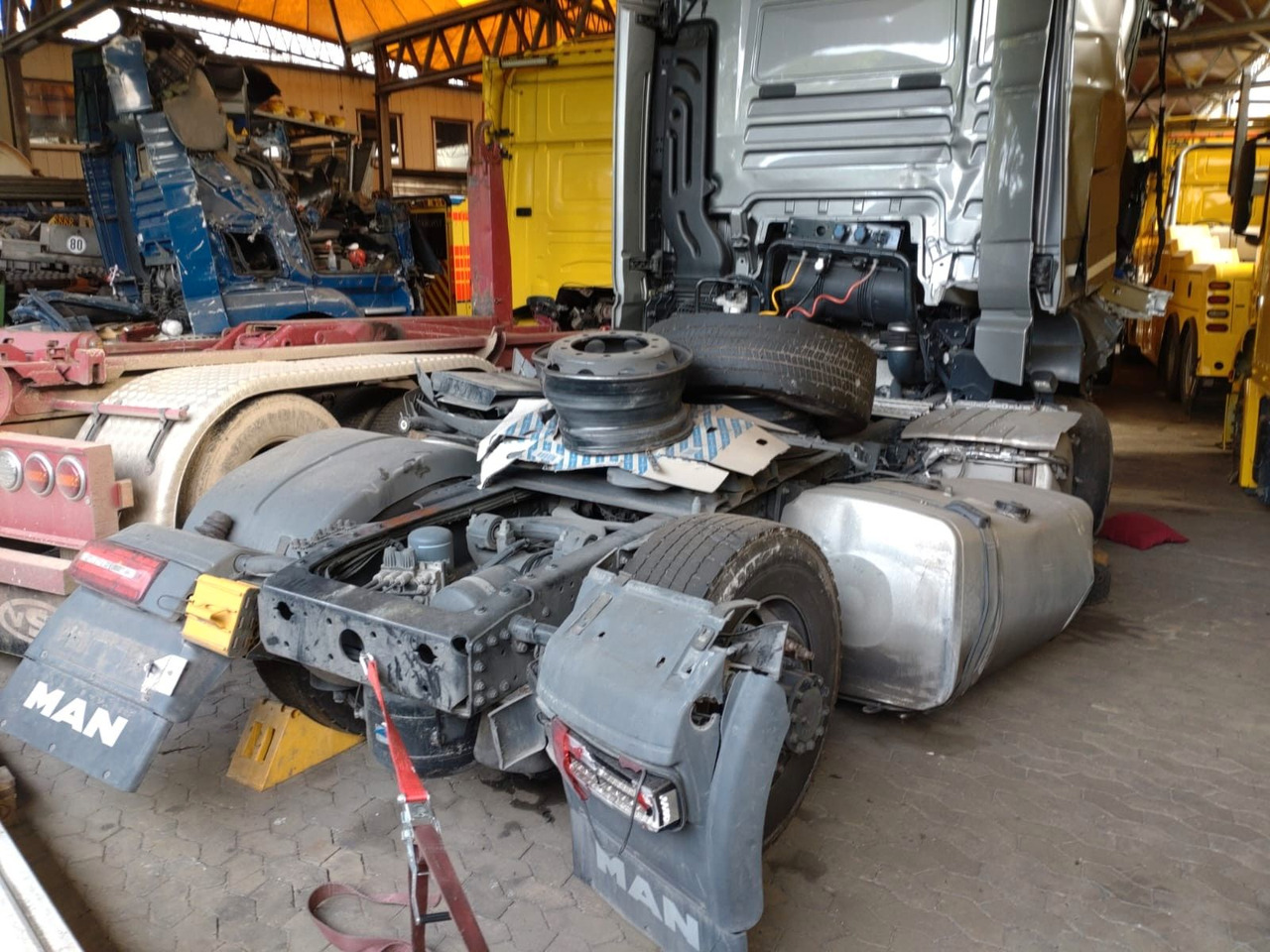 MAN TGX 18.510 - شاحنة جرار: صور 5 MAN TGX 18.510 - شاحنة جرار: صور 5