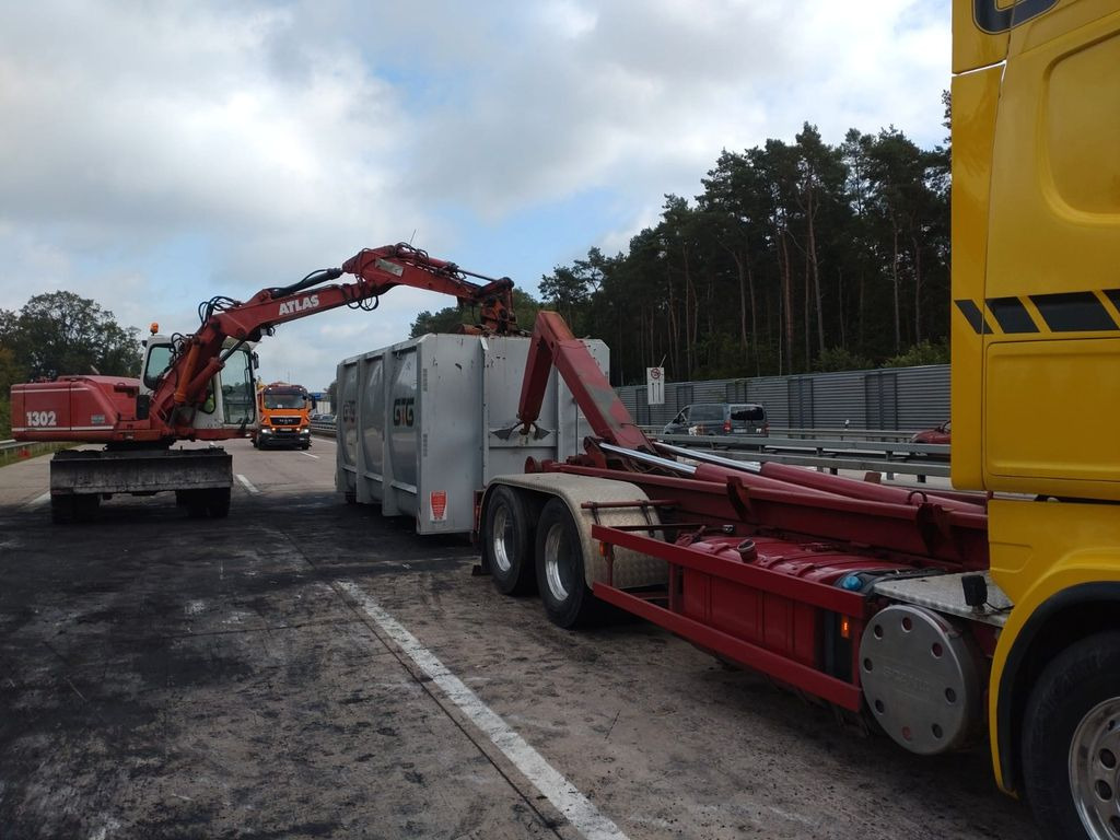 Scania R 730 Abroller voll Luft Scania R 730 Abroller voll Luft - شاحنة ذات الخطاف: صور 2 Scania R 730 Abroller voll Luft Scania R 730 Abroller voll Luft - شاحنة ذات الخطاف: صور 2