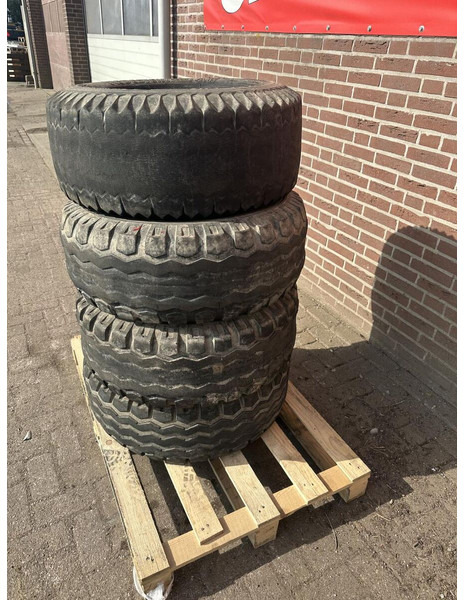 4 Banden 11.5/80.15.3 - Gebruikt - الإطارات - شاحنة: صور 2 4 Banden 11.5/80.15.3 - Gebruikt - الإطارات - شاحنة: صور 2