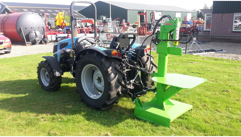 Agomac houtklover - آلة تقطيع الخشب: صور 1 Agomac houtklover - آلة تقطيع الخشب: صور 1