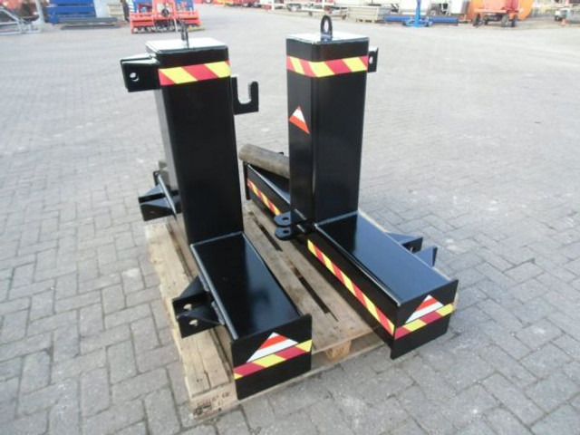 COMBI frontgewicht - werktuigendrager - ثقل موازن - الآلات والماكينات الزراعية: صور 1 COMBI frontgewicht - werktuigendrager - ثقل موازن - الآلات والماكينات الزراعية: صور 1