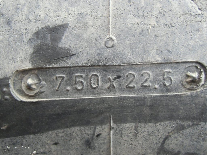 Onbekend Kraanband - الإطارات والجنوط: صور 3 Onbekend Kraanband - الإطارات والجنوط: صور 3