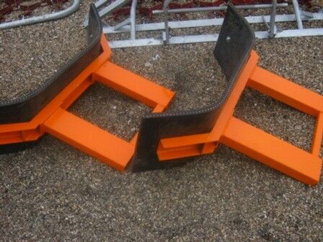 Rubberschuif met lepelinsteek - كاسحة ثلوج: صور 1 Rubberschuif met lepelinsteek - كاسحة ثلوج: صور 1