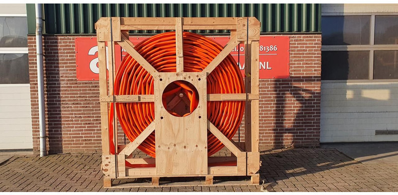 SLEEPSLANG 300 meter 4,5" - Nieuw - ملحقات - الآلات والماكينات الزراعية: صور 1 SLEEPSLANG 300 meter 4,5" - Nieuw - ملحقات - الآلات والماكينات الزراعية: صور 1