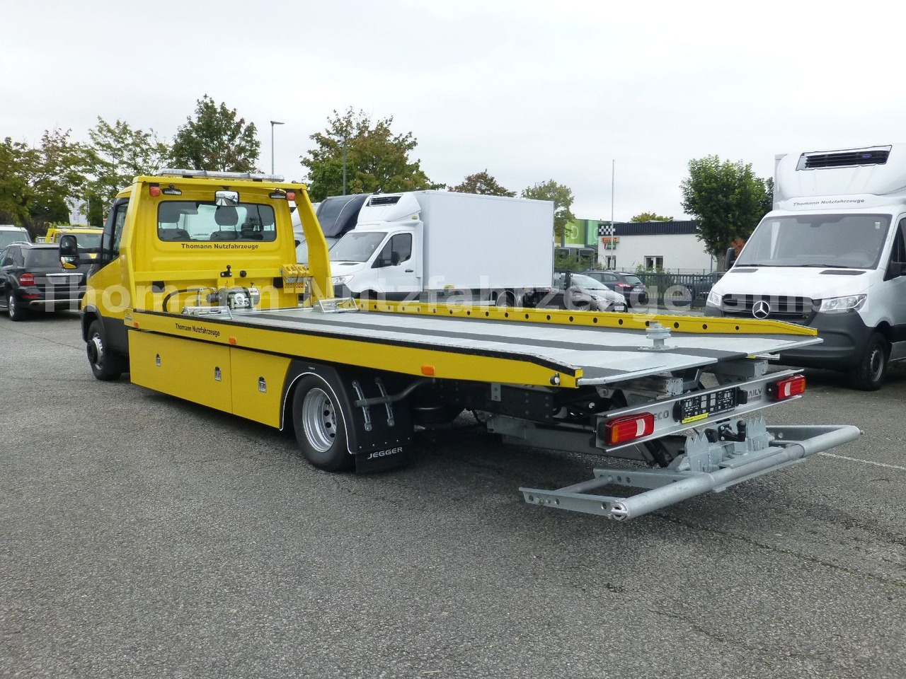 Iveco DAILY 72C18 Schiebeplateu Luftfed Navi Hubbrille - سيارة السحب للتصليح: صور 5 Iveco DAILY 72C18 Schiebeplateu Luftfed Navi Hubbrille - سيارة السحب للتصليح: صور 5