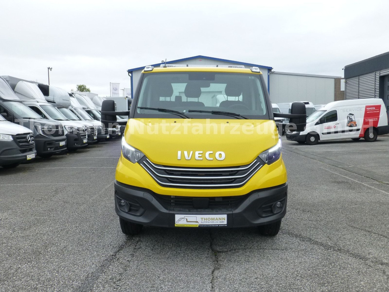 Iveco DAILY 72C18 Schiebeplateu Luftfed Navi Hubbrille - سيارة السحب للتصليح: صور 3 Iveco DAILY 72C18 Schiebeplateu Luftfed Navi Hubbrille - سيارة السحب للتصليح: صور 3
