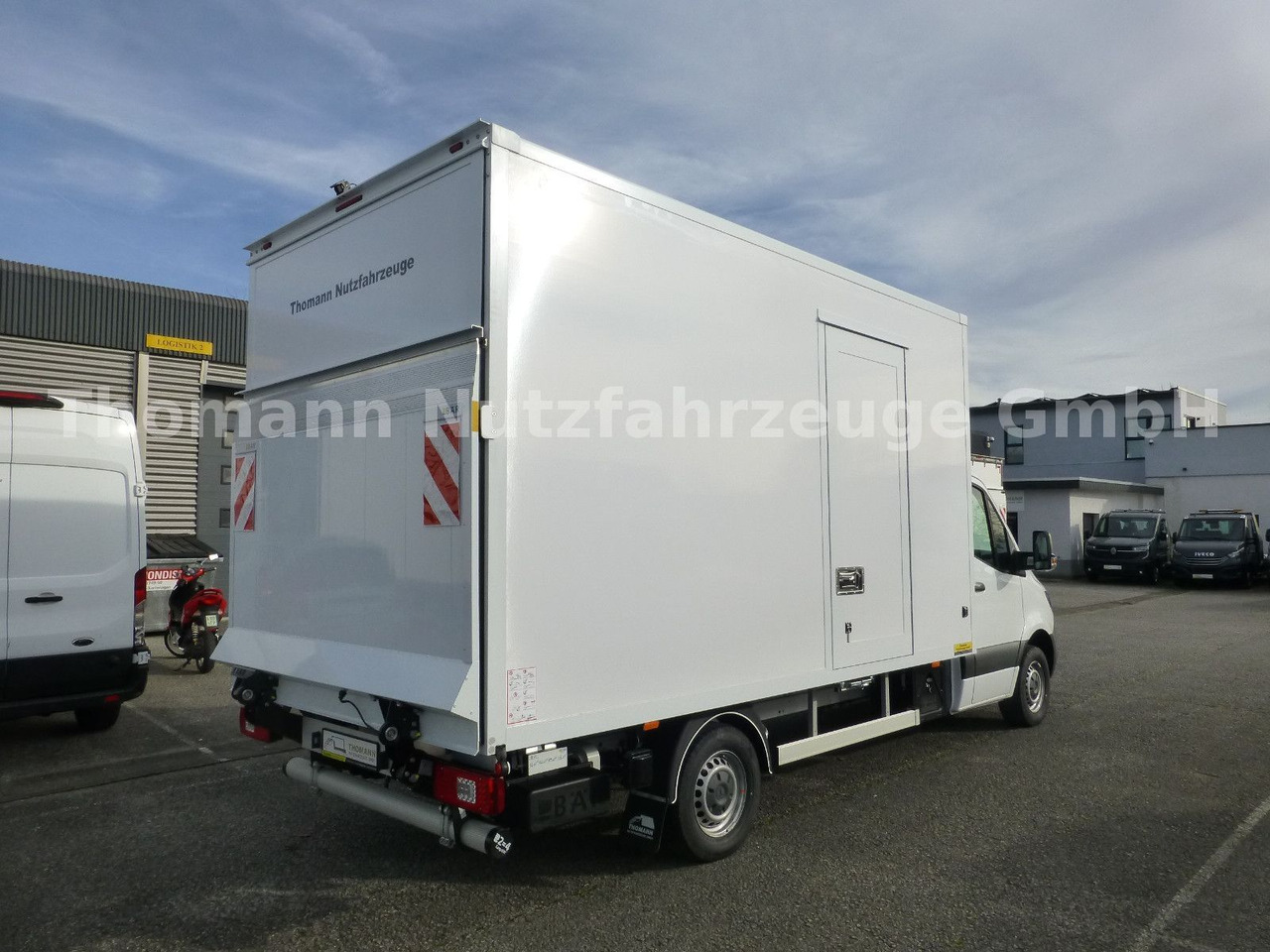 Mercedes-Benz Sprinter 317 CDI Koffer Ultralight LBW Neuheit! - الشاحنات الصغيرة صندوق مغلق: صور 4 Mercedes-Benz Sprinter 317 CDI Koffer Ultralight LBW Neuheit! - الشاحنات الصغيرة صندوق مغلق: صور 4