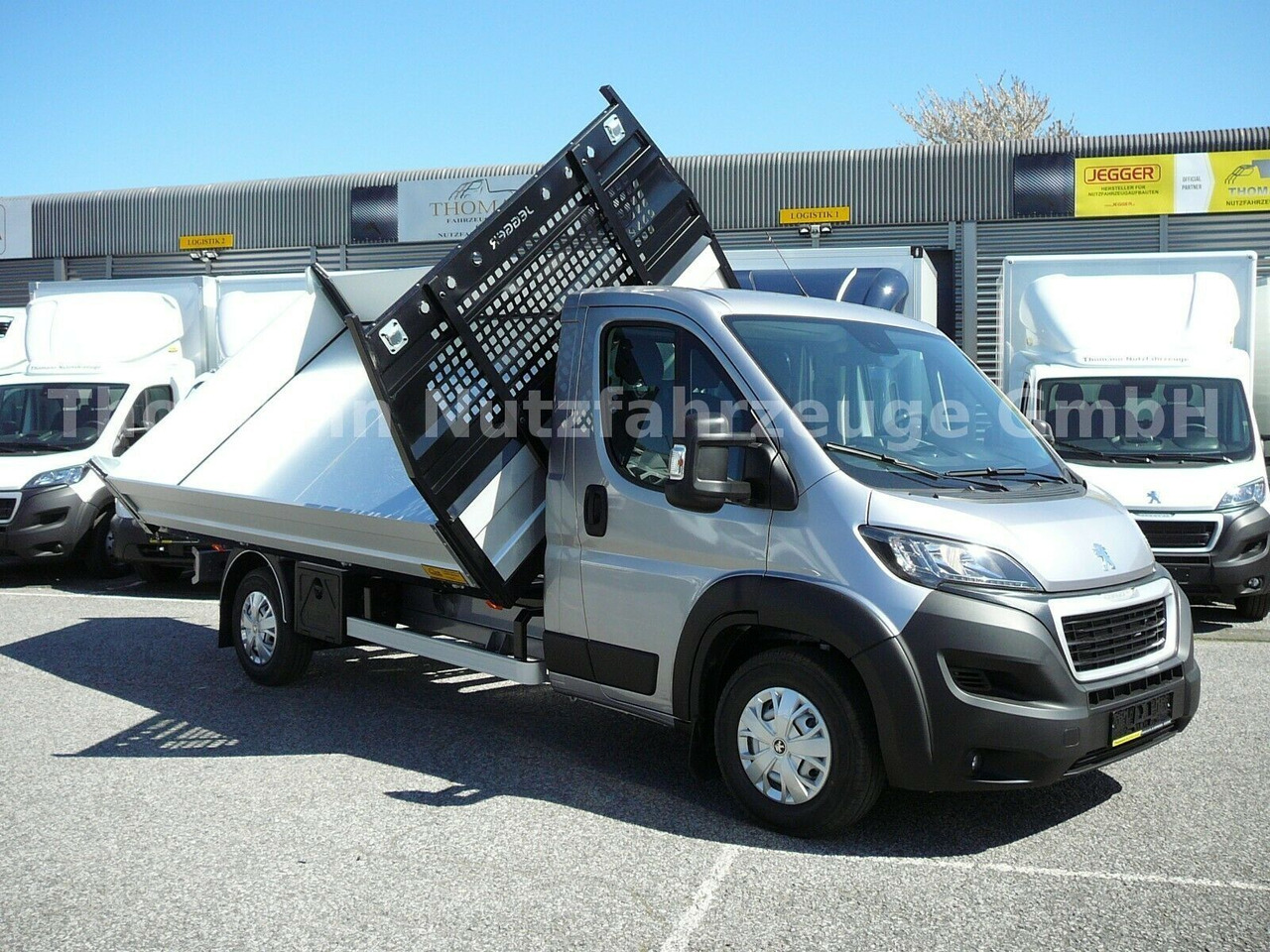 Peugeot Boxer Pritsche 3 Seiten Kipper Premiumaufbau Peugeot Boxer Pritsche 3 Seiten Kipper Premiumaufbau - قلاب صغير: صور 4 Peugeot Boxer Pritsche 3 Seiten Kipper Premiumaufbau Peugeot Boxer Pritsche 3 Seiten Kipper Premiumaufbau - قلاب صغير: صور 4