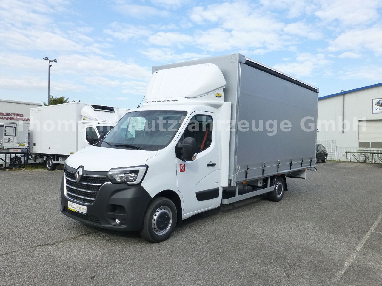 Renault Master by Trucks Pritsche Plane / Türen Vollalu - الشاحنات الصغيرة ستائر: صور 1 Renault Master by Trucks Pritsche Plane / Türen Vollalu - الشاحنات الصغيرة ستائر: صور 1