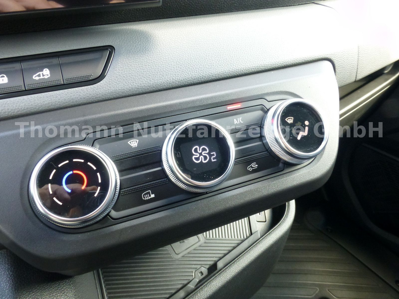 الشاحنات الصغيرة المبردة Renault NEW Master Kühlkastenwagen Xarios 300 GH: صور 21