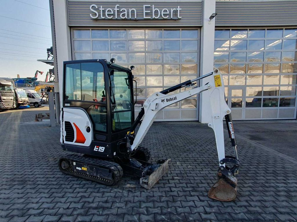 Bobcat E19 / MS01 / nur 423h! / 2023 / Tieflöffel 300mm Bobcat E19 / MS01 / nur 423h! / 2023 / Tieflöffel 300mm - حفارة مصغرة: صور 1 Bobcat E19 / MS01 / nur 423h! / 2023 / Tieflöffel 300mm Bobcat E19 / MS01 / nur 423h! / 2023 / Tieflöffel 300mm - حفارة مصغرة: صور 1