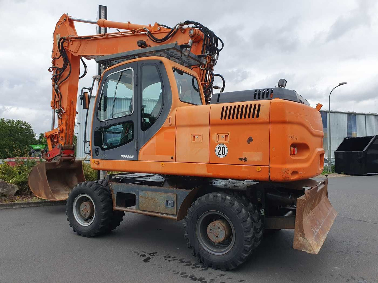 Doosan DX190W / 2008 / 12.349h / 1x Tieflöffel - حفارة على عجلات: صور 4 Doosan DX190W / 2008 / 12.349h / 1x Tieflöffel - حفارة على عجلات: صور 4