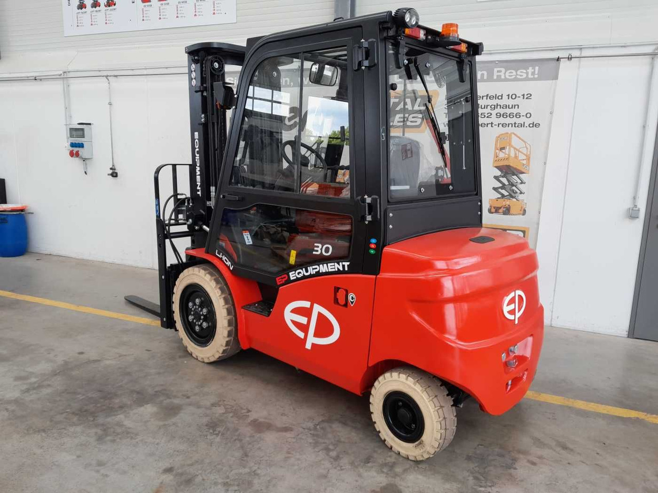 EP Equipment EFL303 / 3,0T / Triplex: 4,80m / SS - رافعة شوكية كهربائية: صور 3 EP Equipment EFL303 / 3,0T / Triplex: 4,80m / SS - رافعة شوكية كهربائية: صور 3