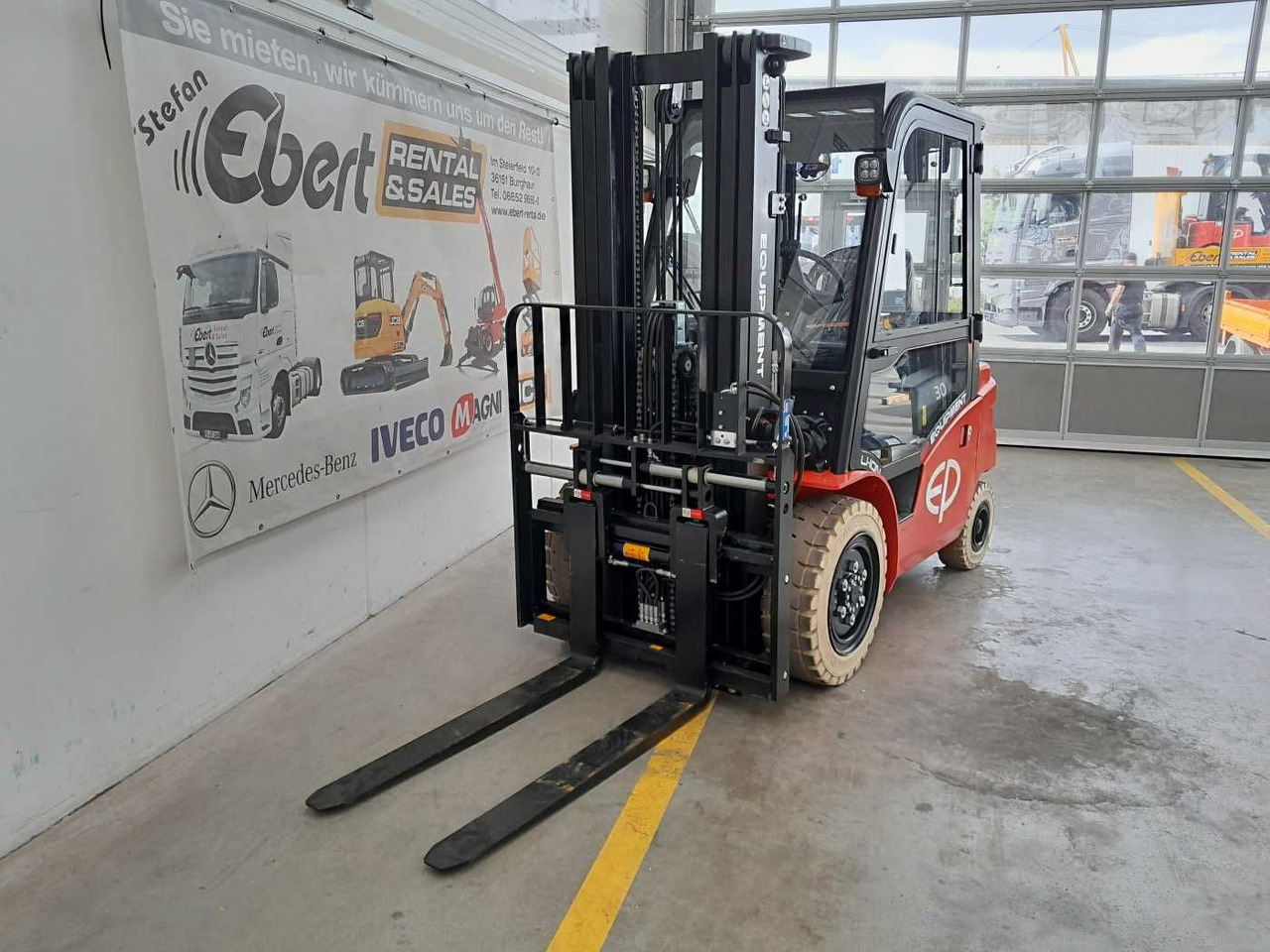 EP Equipment EFL303 / 3,0T / Triplex: 4,80m / SS - رافعة شوكية كهربائية: صور 4 EP Equipment EFL303 / 3,0T / Triplex: 4,80m / SS - رافعة شوكية كهربائية: صور 4