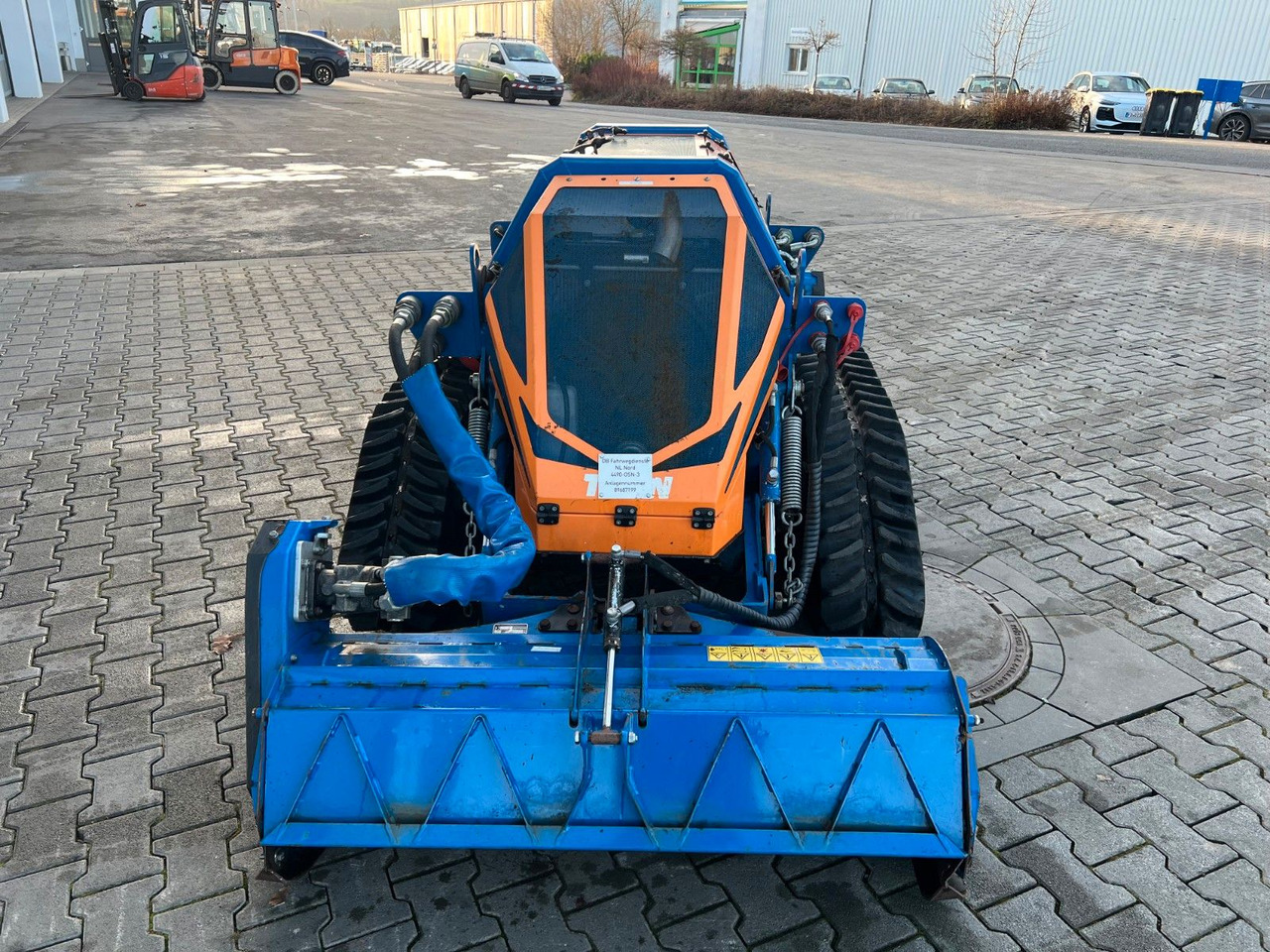 Irus Twin 75V2 Raupe / Mulcher / Funk - ماكينات قطع الحشائش الغابات: صور 5 Irus Twin 75V2 Raupe / Mulcher / Funk - ماكينات قطع الحشائش الغابات: صور 5