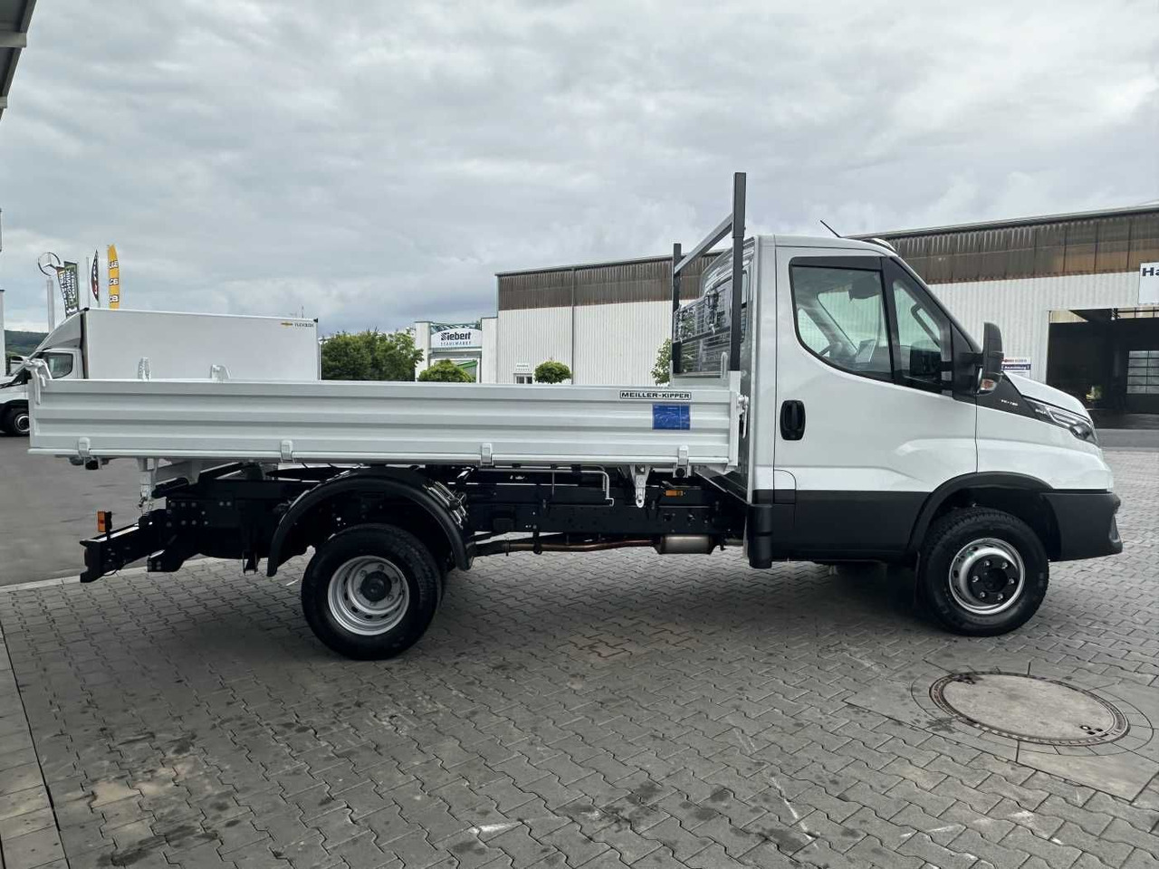 Iveco 70C18H 3-S.-Kipper Meiller *R3.450mm*2xAHK* - قلاب صغير: صور 4 Iveco 70C18H 3-S.-Kipper Meiller *R3.450mm*2xAHK* - قلاب صغير: صور 4