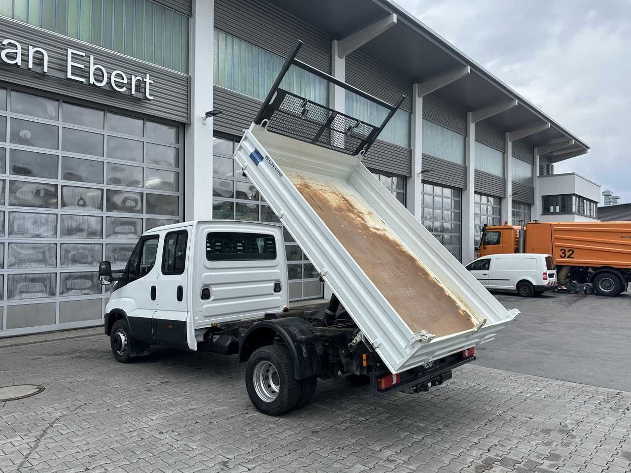 Iveco 70C18H 3-S.Kipper *R.3750mm*7Sitze*AHK* - قلاب صغير: صور 3 Iveco 70C18H 3-S.Kipper *R.3750mm*7Sitze*AHK* - قلاب صغير: صور 3