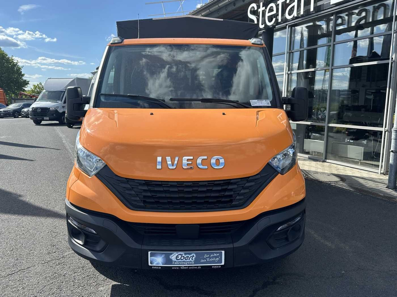 Iveco Daily 35S14 Pritsche+Plane *AHK*Ladekran*7-Sitze - الشاحنات الصغيرة ستائر: صور 2 Iveco Daily 35S14 Pritsche+Plane *AHK*Ladekran*7-Sitze - الشاحنات الصغيرة ستائر: صور 2