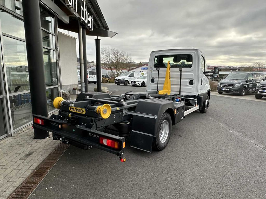 Iveco Daily 70C18 3.0L Abrollkipper *AHK*Luft*Sperre* - شاحنة ذات الخطاف: صور 5 Iveco Daily 70C18 3.0L Abrollkipper *AHK*Luft*Sperre* - شاحنة ذات الخطاف: صور 5