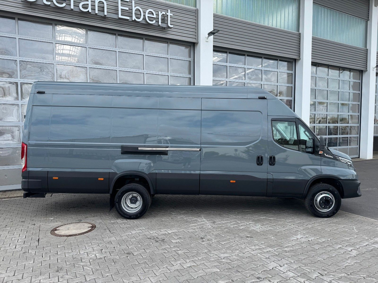 Iveco Daily 70C21 3.0L *L4*H3*Automatik*LED*Luft* 2x - فان: صور 2 Iveco Daily 70C21 3.0L *L4*H3*Automatik*LED*Luft* 2x - فان: صور 2
