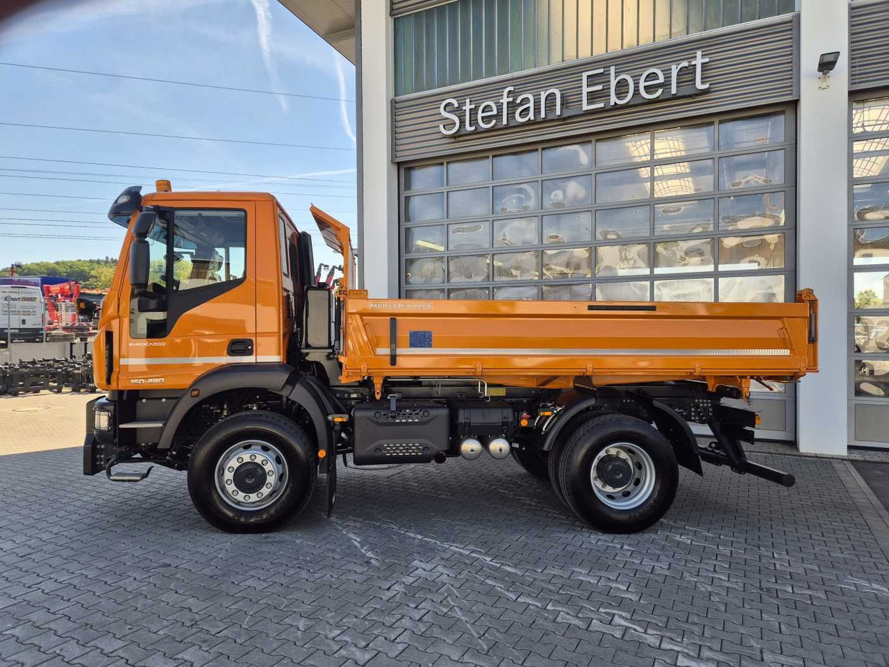 Iveco Eurocargo ML150E28W 4x4 Winterdienst Vorb. 2xAHK - قلابات: صور 4 Iveco Eurocargo ML150E28W 4x4 Winterdienst Vorb. 2xAHK - قلابات: صور 4