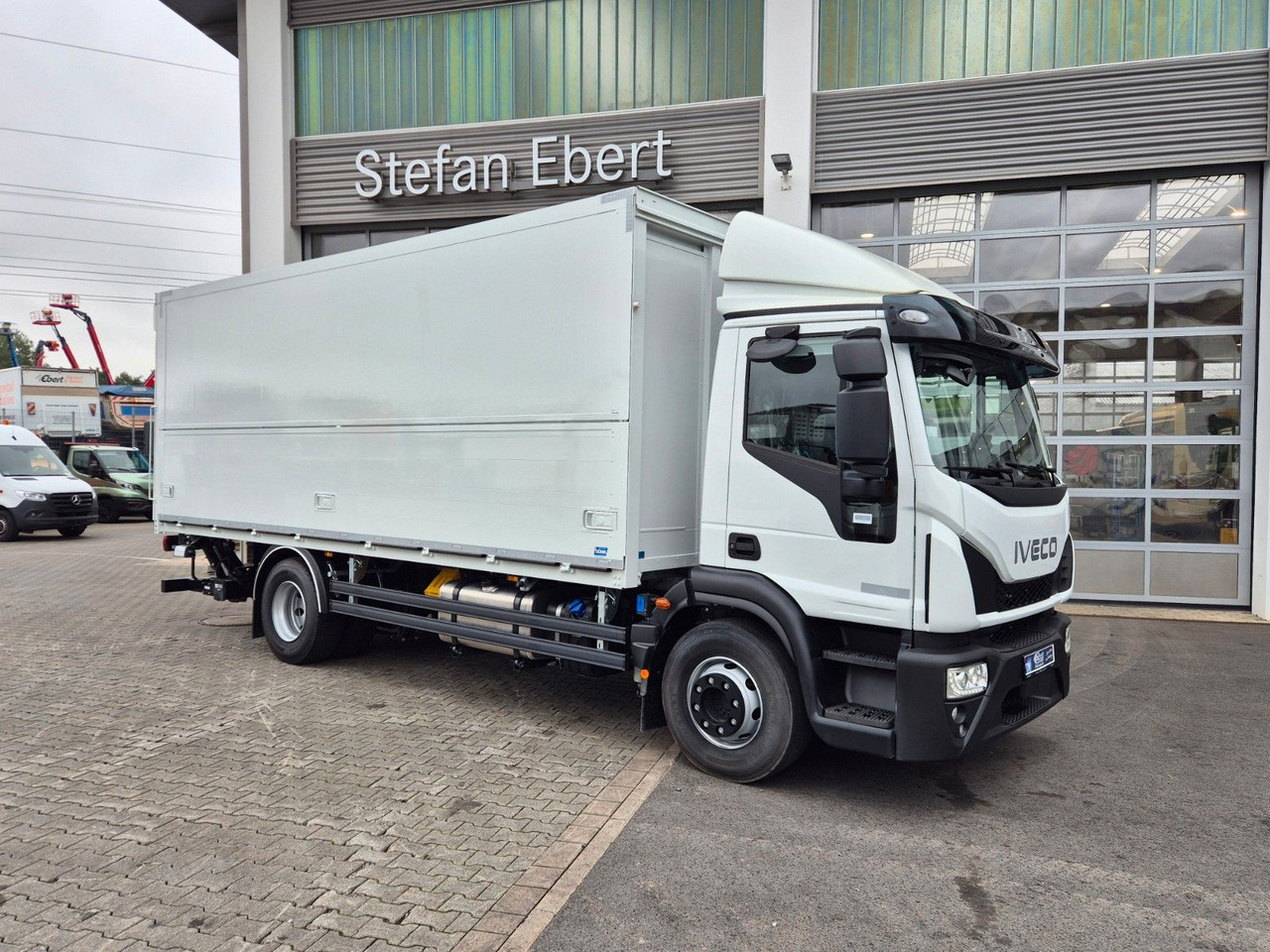 Iveco Eurocargo ML160E28/FP Böse Schwenkwand LBW 2xAHK - نقل الشراب شاحنة: صور 2 Iveco Eurocargo ML160E28/FP Böse Schwenkwand LBW 2xAHK - نقل الشراب شاحنة: صور 2