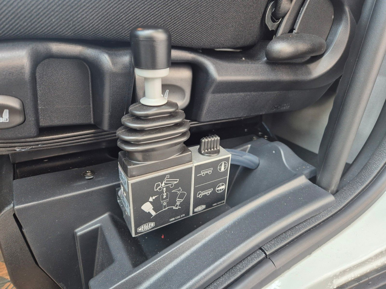 تأجير  Iveco Eurocargo ML80E21 Meiller 2x AHK 3 Sitze Iveco Eurocargo ML80E21 Meiller 2x AHK 3 Sitze: صور 17