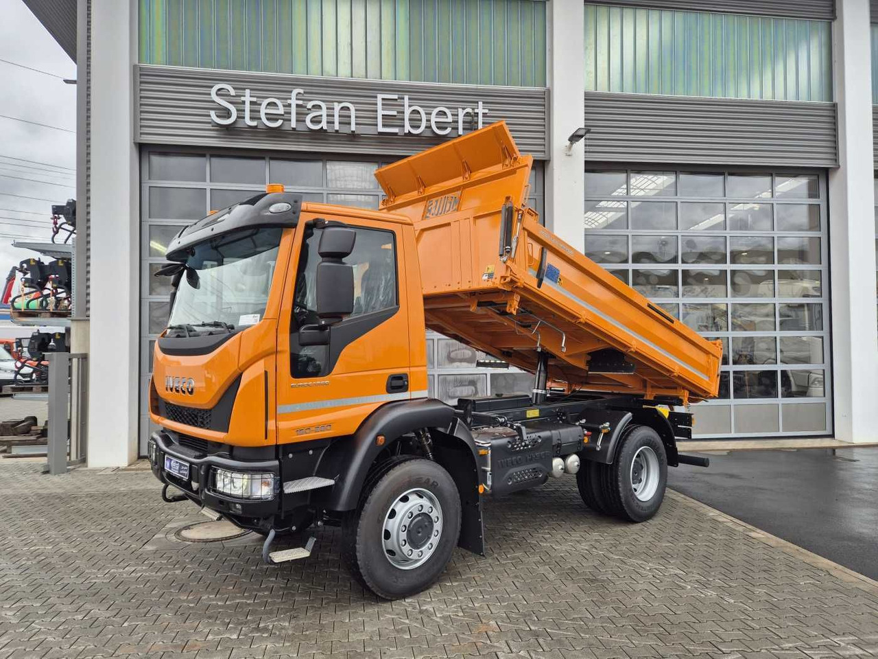 Iveco ML150E28W 4x4 Meiller Dreiseitenkipper 2xAHK - قلابات: صور 1 Iveco ML150E28W 4x4 Meiller Dreiseitenkipper 2xAHK - قلابات: صور 1