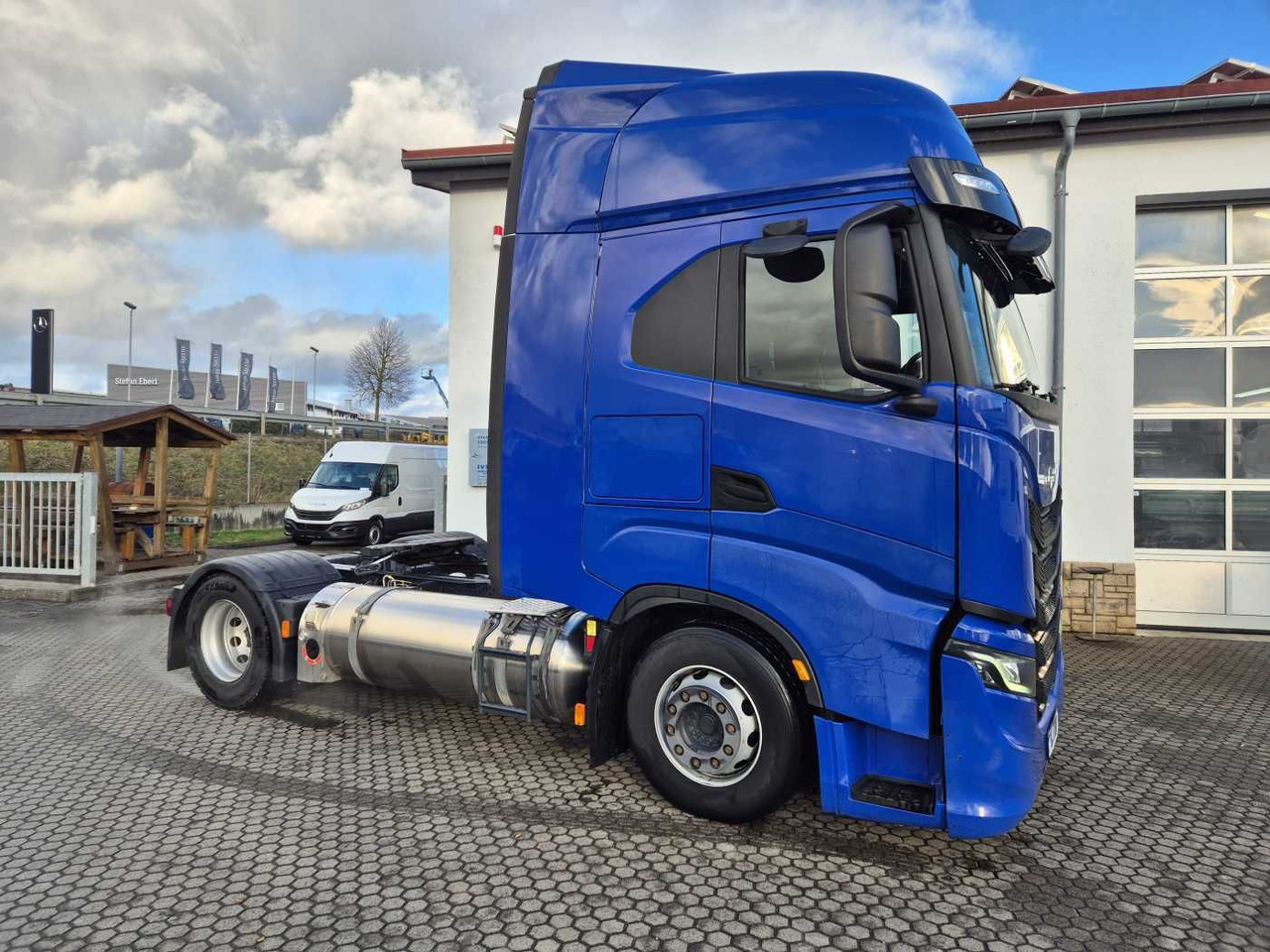 Iveco S-Way 460 NP LNG ACC Intarder Navi - شاحنة جرار: صور 5 Iveco S-Way 460 NP LNG ACC Intarder Navi - شاحنة جرار: صور 5