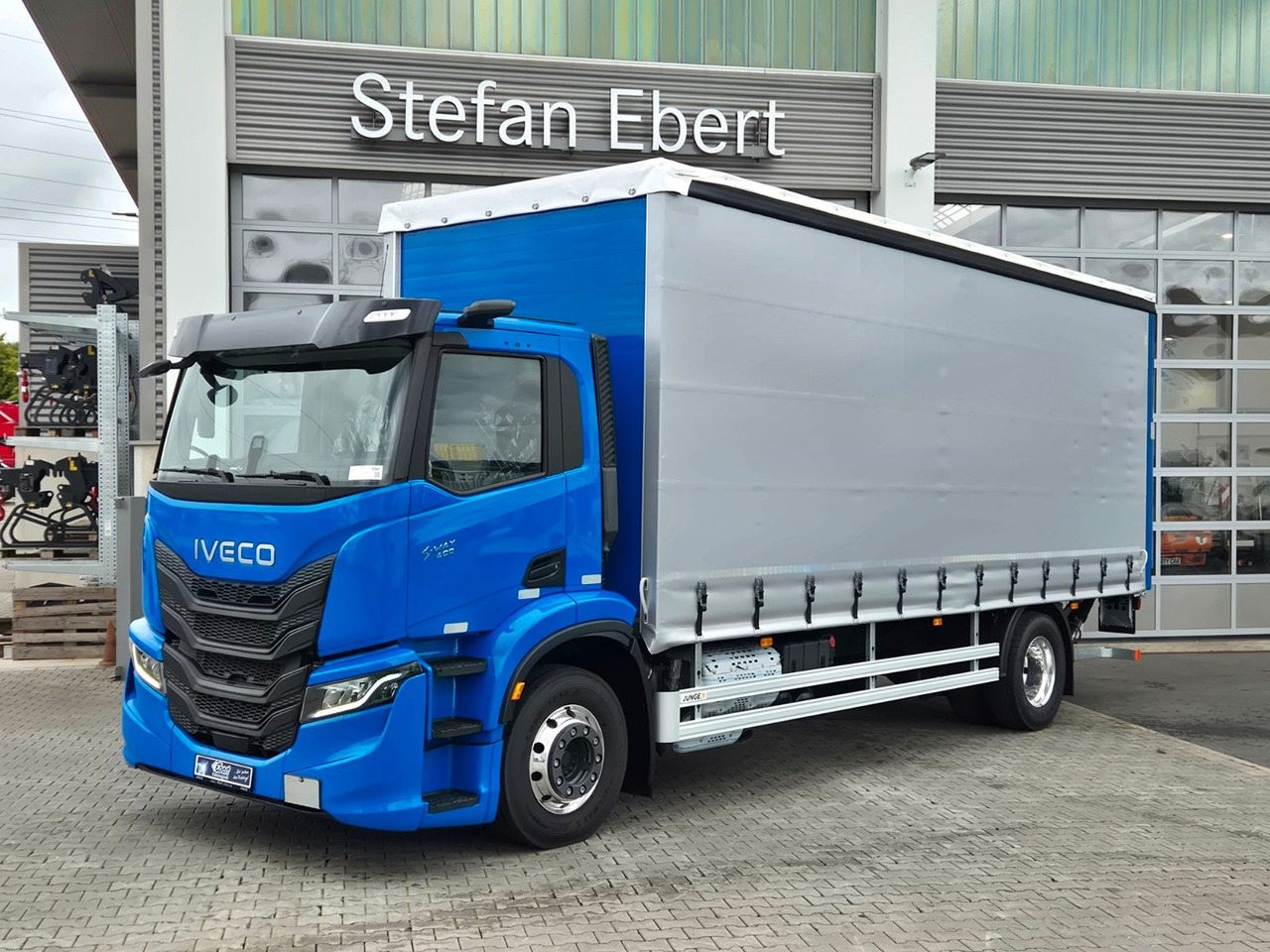 Iveco S-Way AD190S40/P Curtainsider *MirrorCam*LBW* - شاحنة ستارة: صور 1 Iveco S-Way AD190S40/P Curtainsider *MirrorCam*LBW* - شاحنة ستارة: صور 1