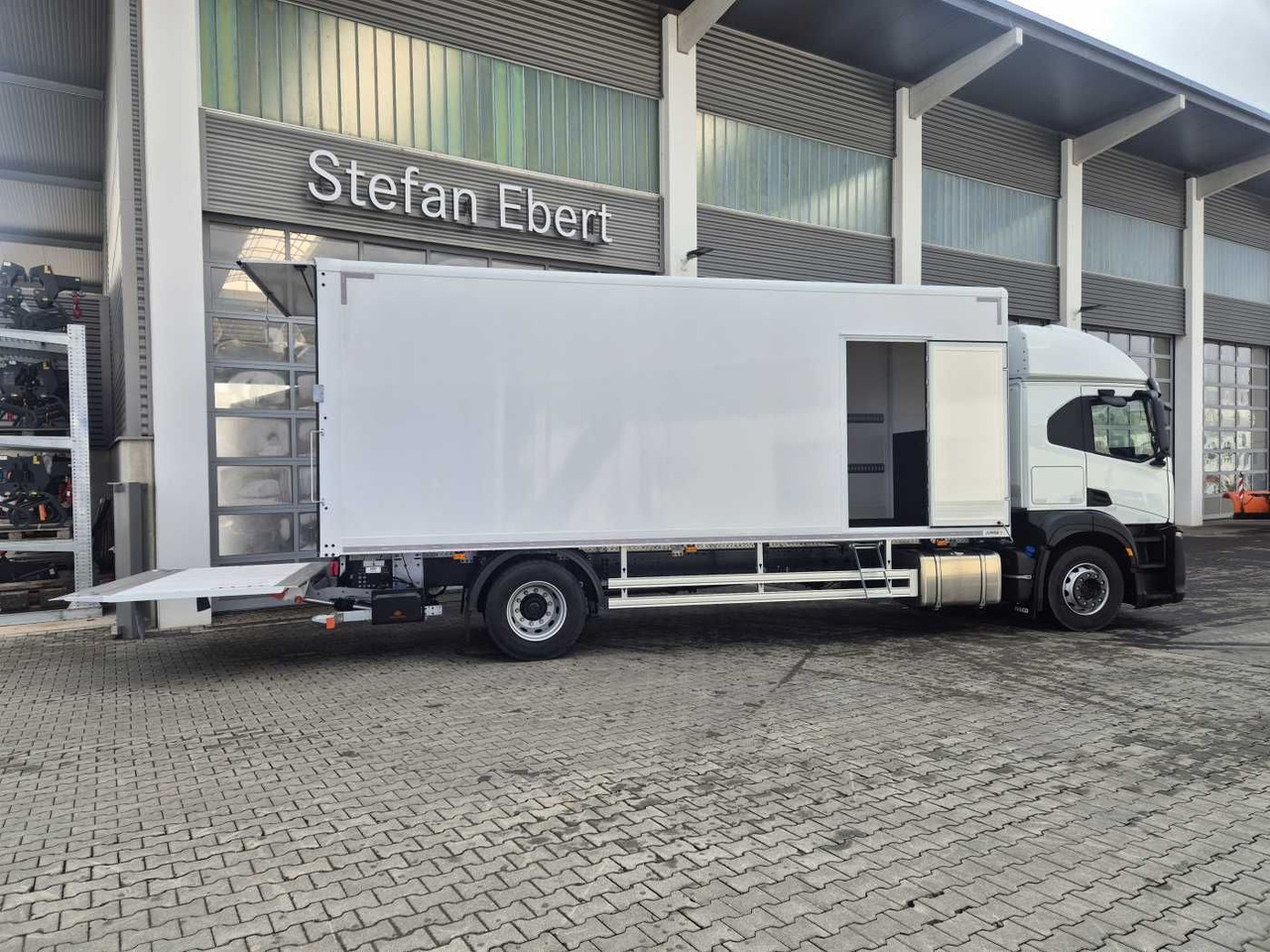 Iveco S Way AT190S40/P LBW Tür AHK Navi Bett - بصندوق مغلق شاحنة: صور 5 Iveco S Way AT190S40/P LBW Tür AHK Navi Bett - بصندوق مغلق شاحنة: صور 5