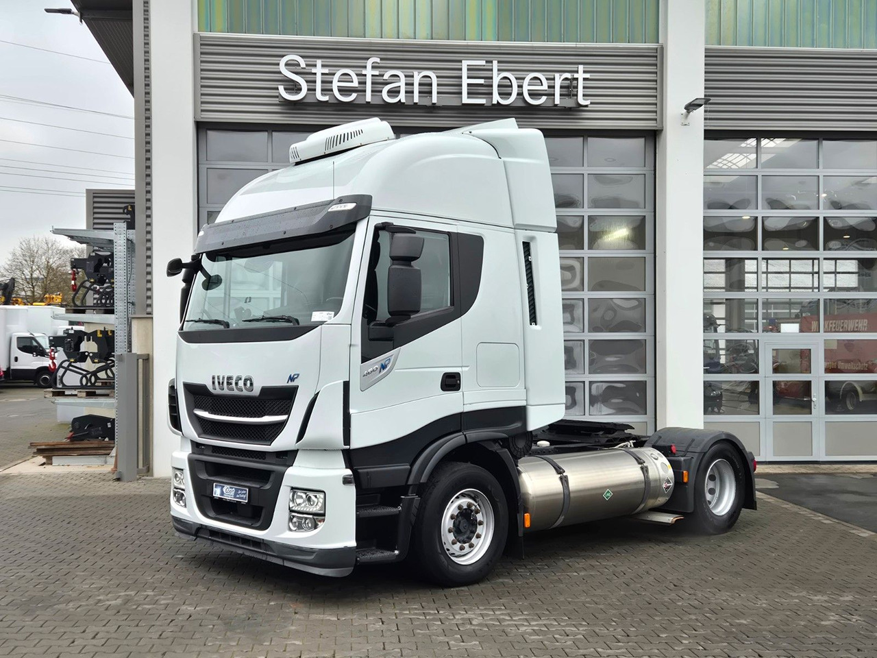 Iveco Stralis 460NP LNG Intarder 3 Stück - شاحنة جرار: صور 2 Iveco Stralis 460NP LNG Intarder 3 Stück - شاحنة جرار: صور 2