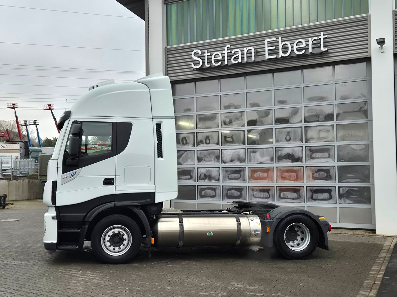 Iveco Stralis 460NP LNG Intarder 3 Stück - شاحنة جرار: صور 4 Iveco Stralis 460NP LNG Intarder 3 Stück - شاحنة جرار: صور 4