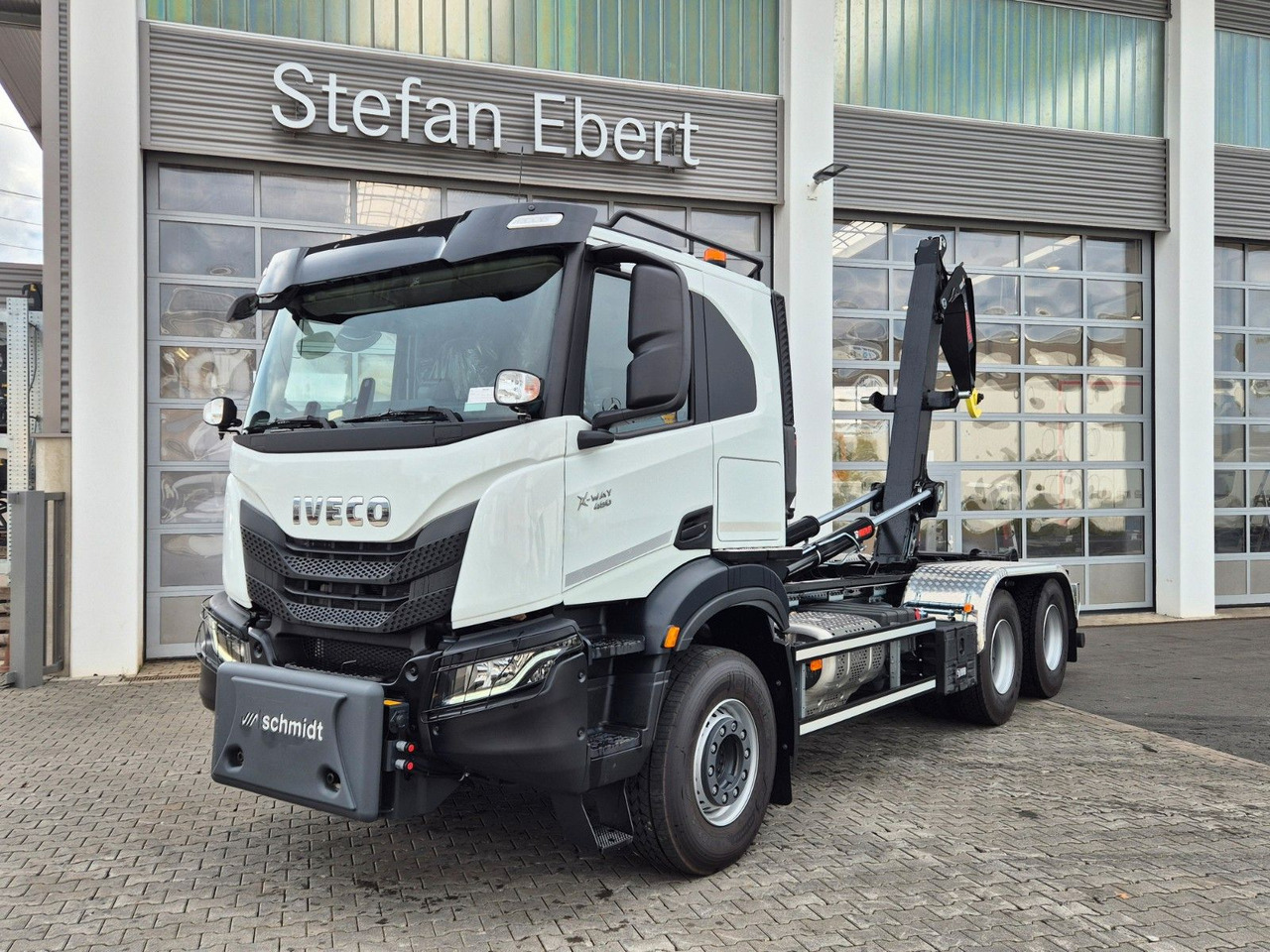 Iveco X-Way AT300X48Z/P HR OFF 6x4 Hiab Winterdienst - شاحنة ذات الخطاف: صور 1 Iveco X-Way AT300X48Z/P HR OFF 6x4 Hiab Winterdienst - شاحنة ذات الخطاف: صور 1