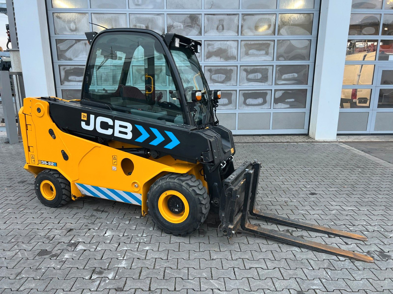 JCB TLT 35-22E Teletruck / nur 131h! / 2022 / SS - رافعة تلسكوبية: صور 2 JCB TLT 35-22E Teletruck / nur 131h! / 2022 / SS - رافعة تلسكوبية: صور 2