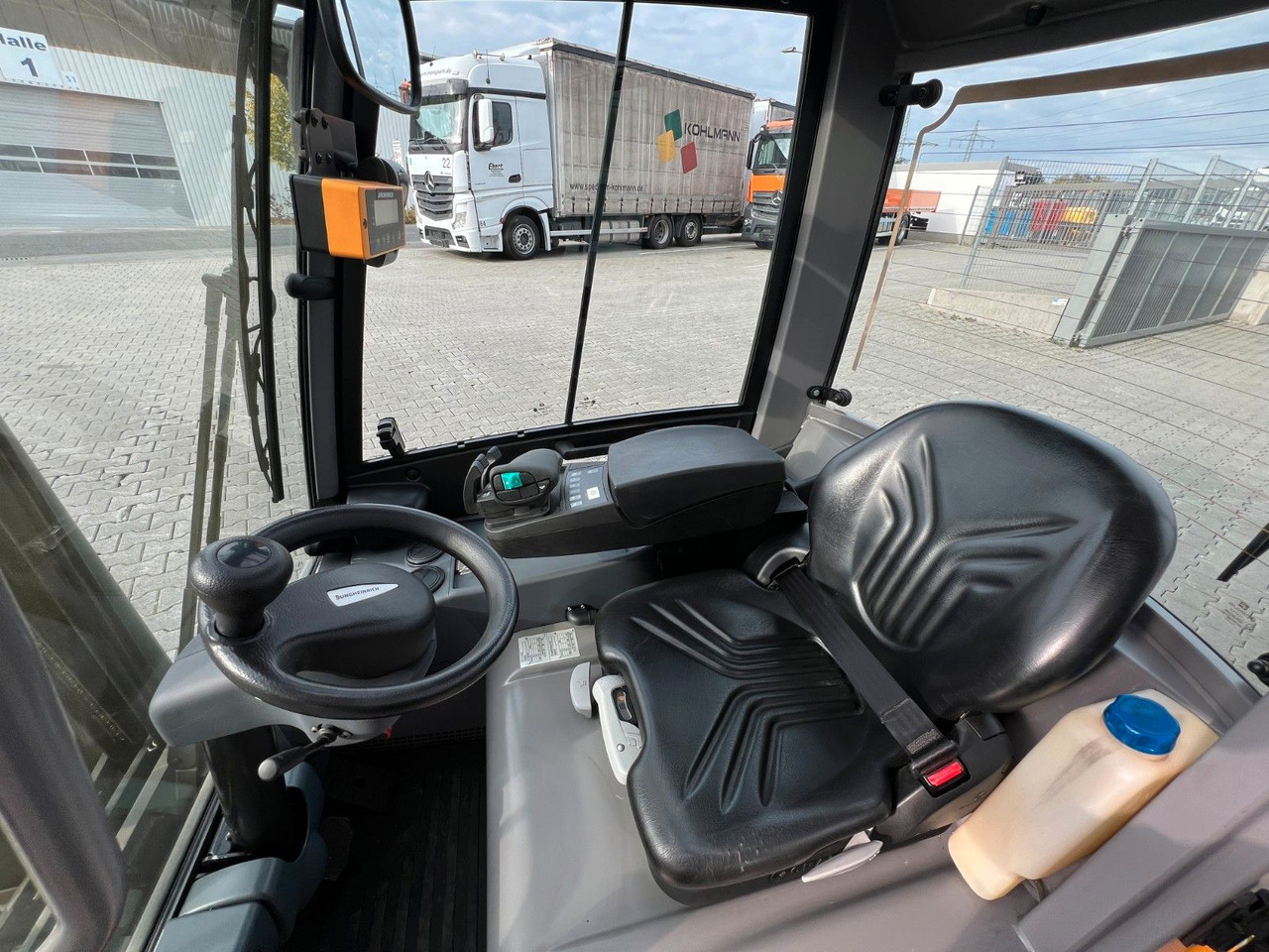 رافعة شوكية كهربائية Jungheinrich EFG 215 / Triplex: 4.25m! / SS / 4.029h: صور 13 رافعة شوكية كهربائية Jungheinrich EFG 215 / Triplex: 4.25m! / SS / 4.029h: صور 13