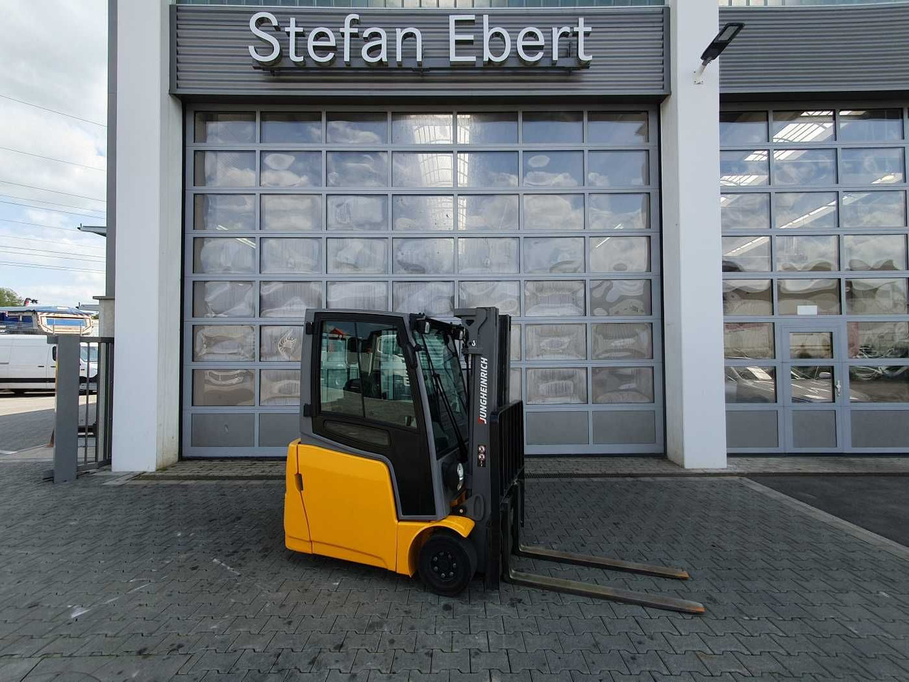 Jungheinrich EFG 215 / Triplex: 4.25m! / SS / 4.166h / 2024 - رافعة شوكية كهربائية: صور 1 Jungheinrich EFG 215 / Triplex: 4.25m! / SS / 4.166h / 2024 - رافعة شوكية كهربائية: صور 1