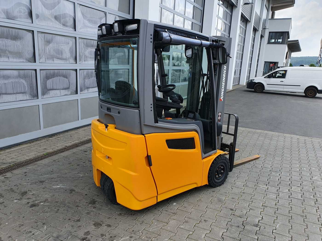 Jungheinrich EFG 215 / Triplex: 4.25m! / SS / nur 1.368h! - رافعة شوكية كهربائية: صور 4 Jungheinrich EFG 215 / Triplex: 4.25m! / SS / nur 1.368h! - رافعة شوكية كهربائية: صور 4