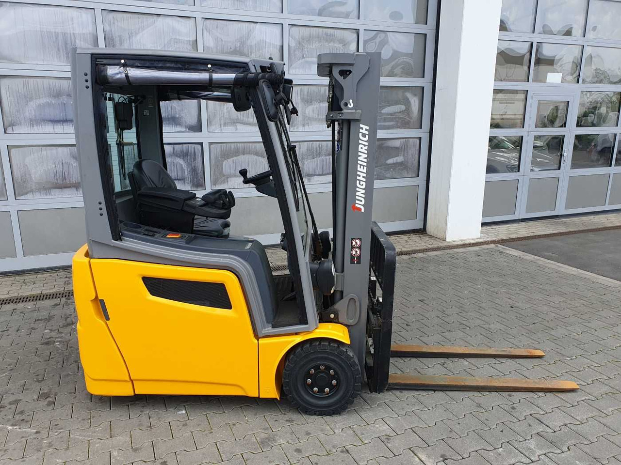 Jungheinrich EFG 215 / Triplex: 4.25m! / SS / nur 1.368h! - رافعة شوكية كهربائية: صور 3 Jungheinrich EFG 215 / Triplex: 4.25m! / SS / nur 1.368h! - رافعة شوكية كهربائية: صور 3